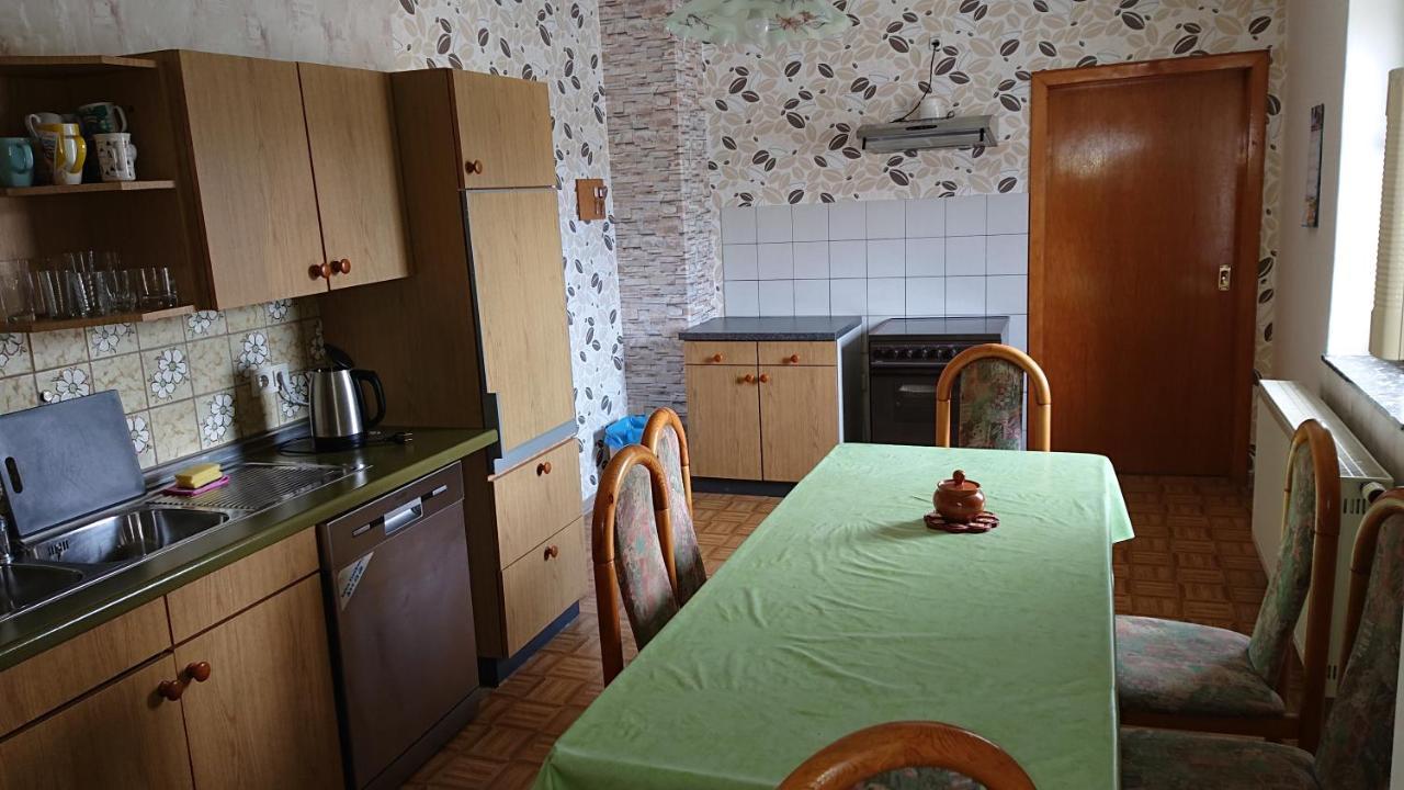 Ferienwohnung Linde - Marburg Biedenkopf Mit 5 Zimmer Und Balkon Frechenhausen Bagian luar foto